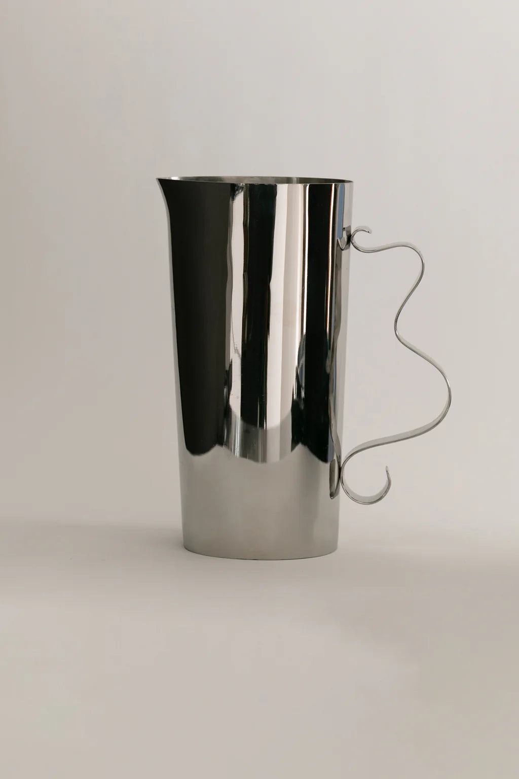 Squiggle Pitcher